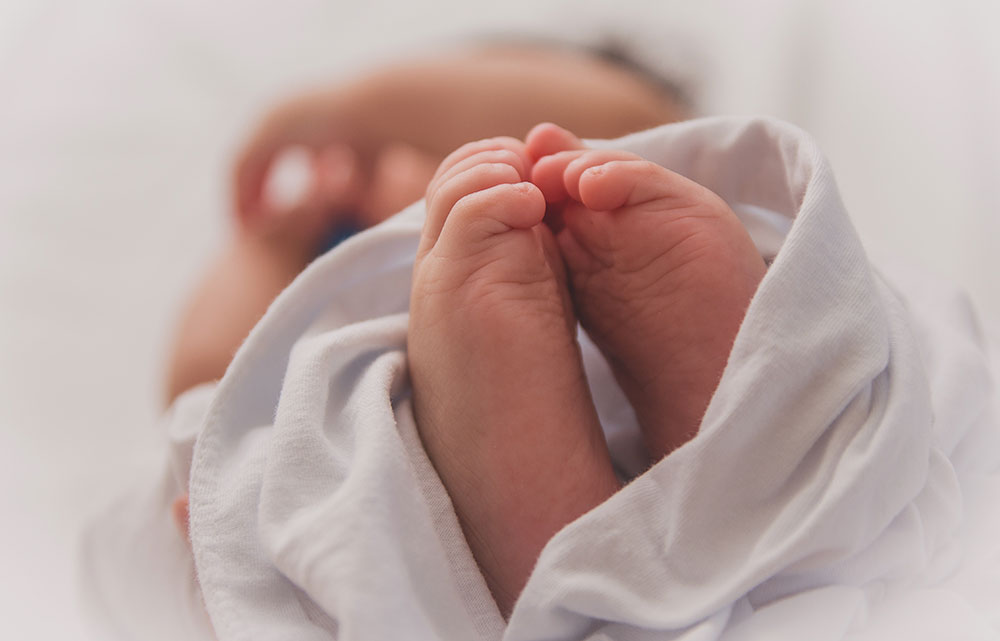 Herpes bei Babys: Hier das Neugeborene mit Herpes infiziert?